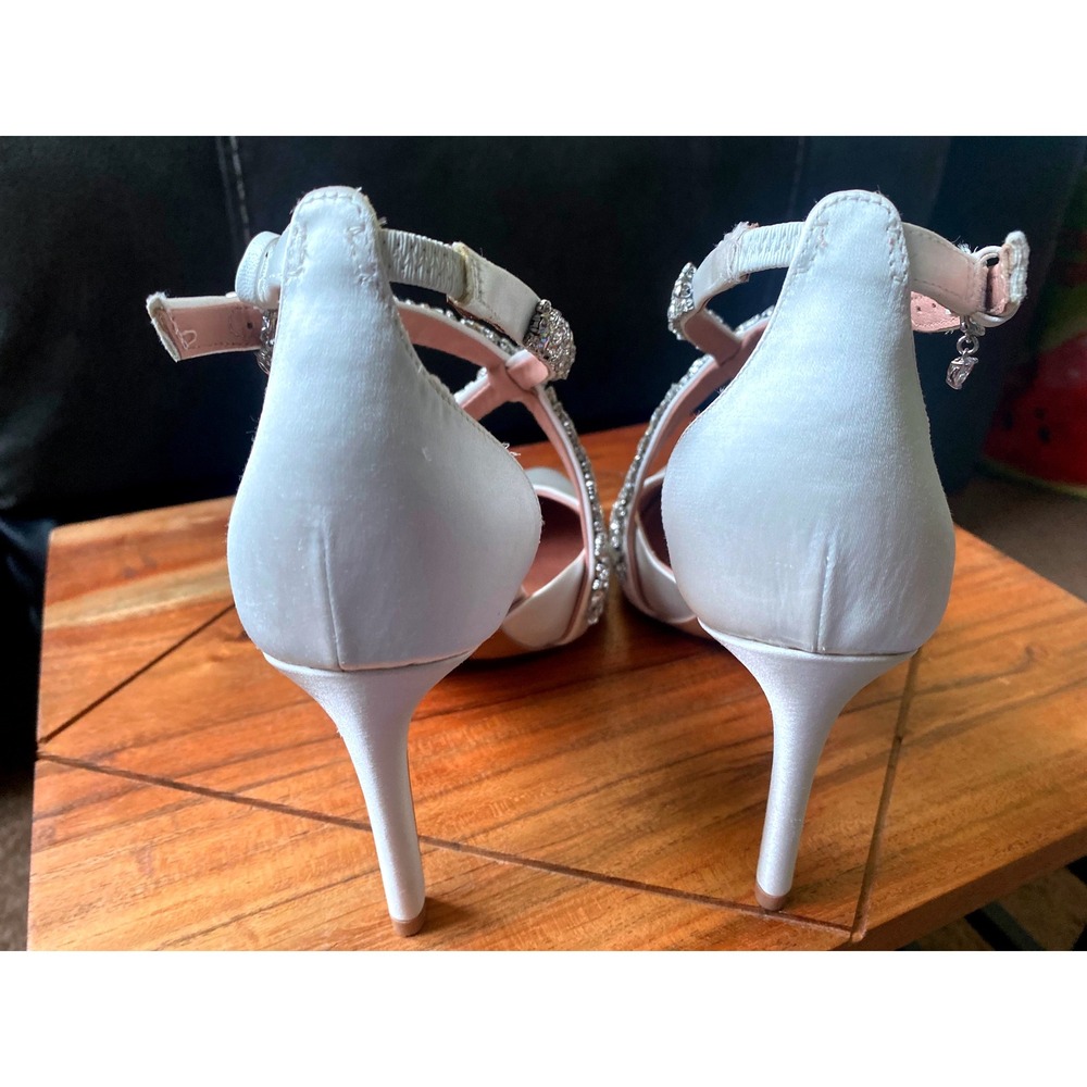 Pnina Tornai White Satin Pointed Toe Heels with Crystal Cross Straps - Picture 9 of 13